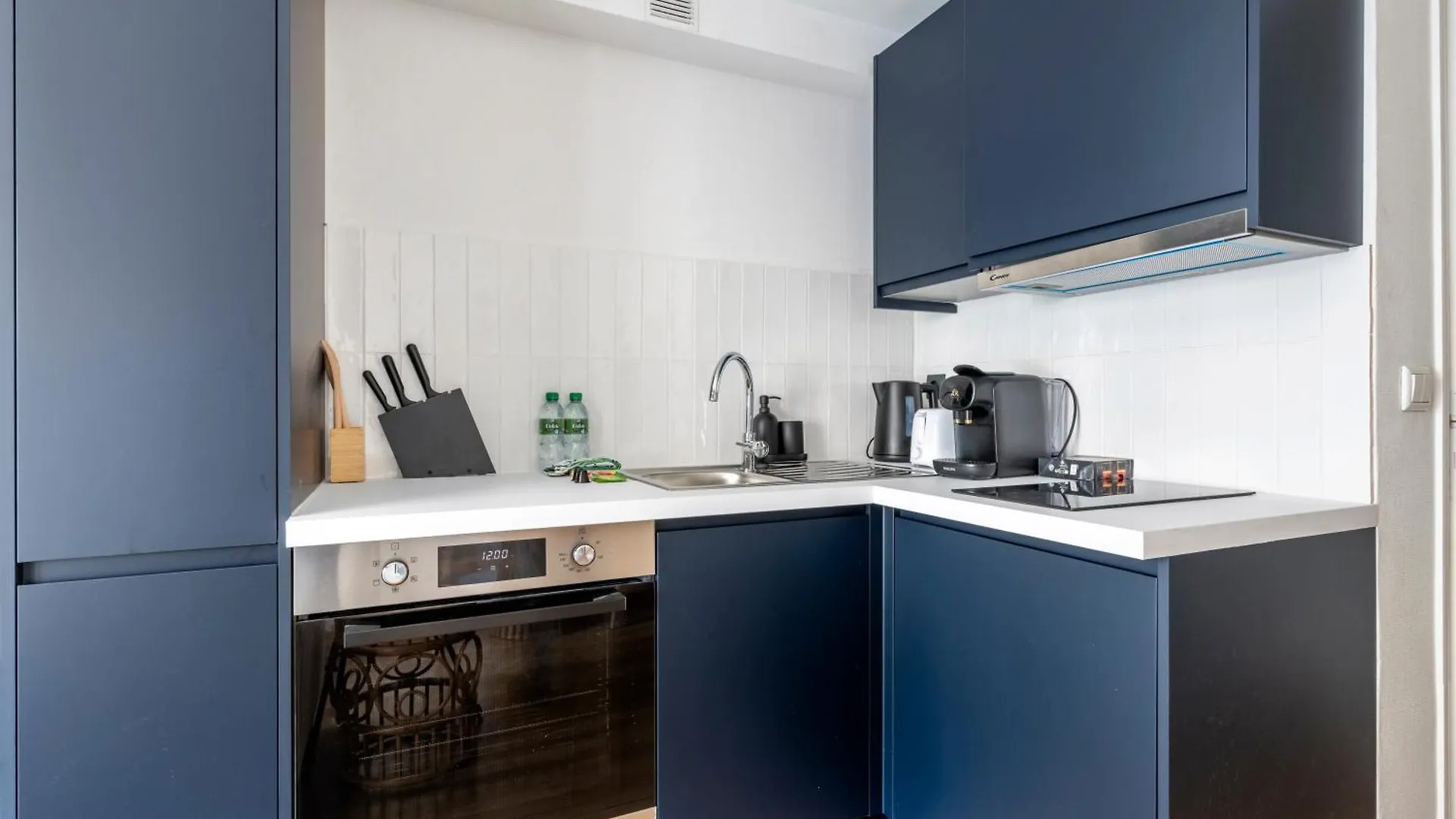 Close To Center Of I Fully Equipped Apartment Paris