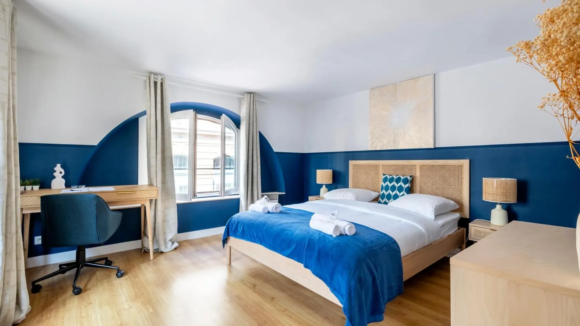 Close To Center Of I Fully Equipped Paris