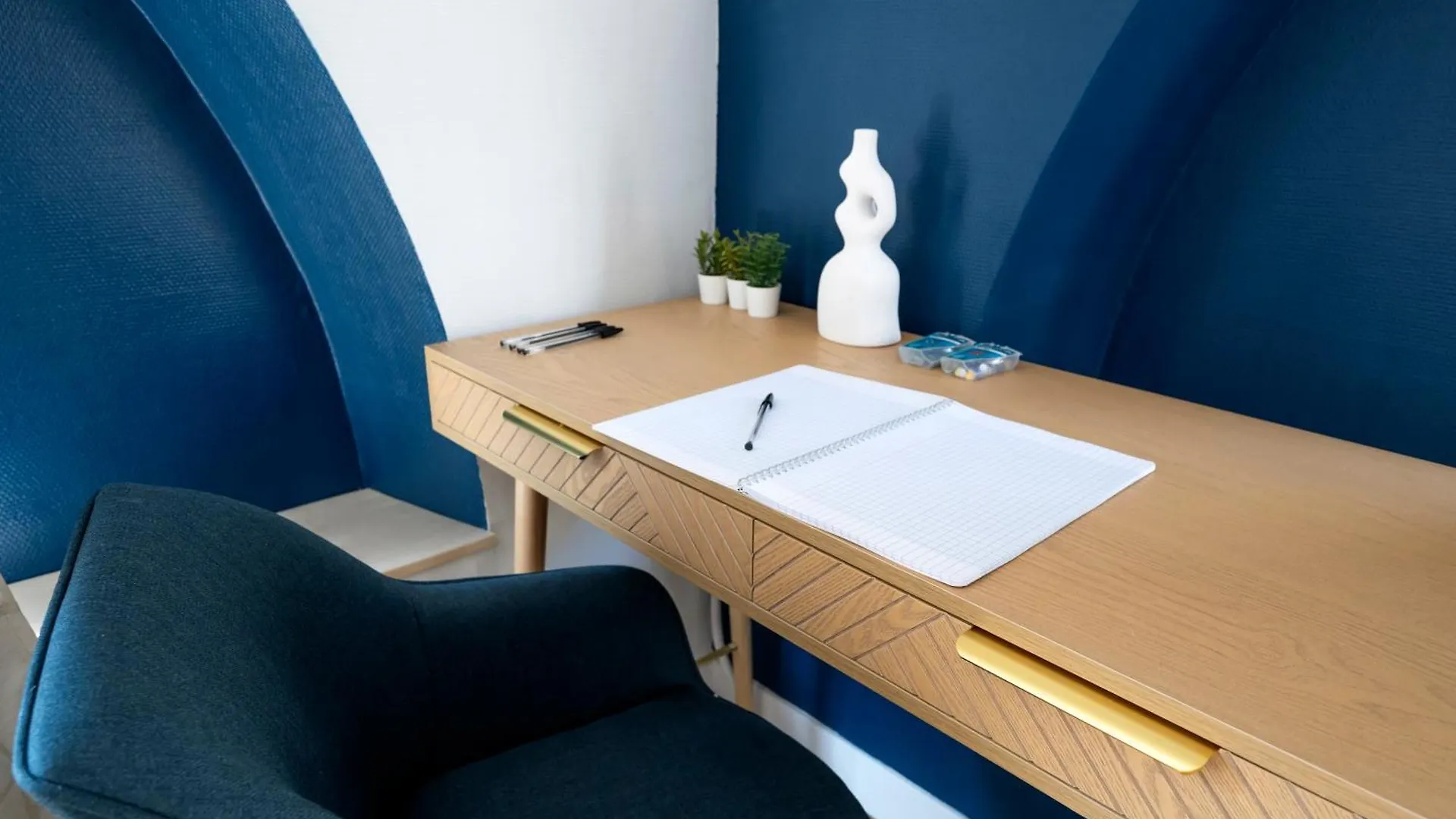 Close To Center Of I Fully Equipped Apartment